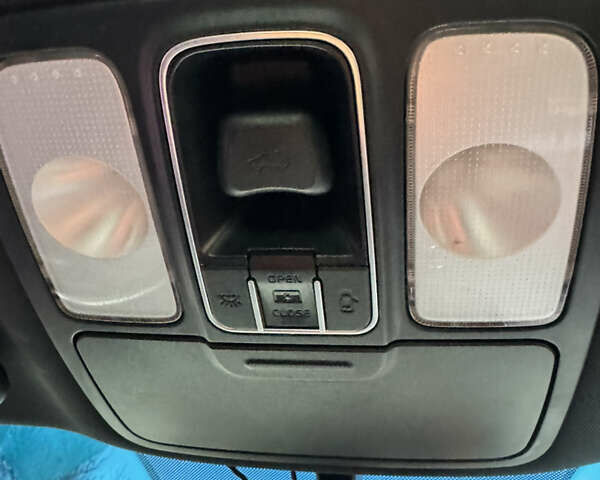 Синій Кіа Каренс, об'ємом двигуна 1.7 л та пробігом 75 тис. км за 13000 $, фото 10 на Automoto.ua