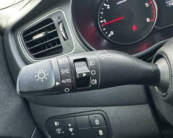 Синий Киа Каренс, объемом двигателя 1.69 л и пробегом 188 тыс. км за 11500 $, фото 39 на Automoto.ua