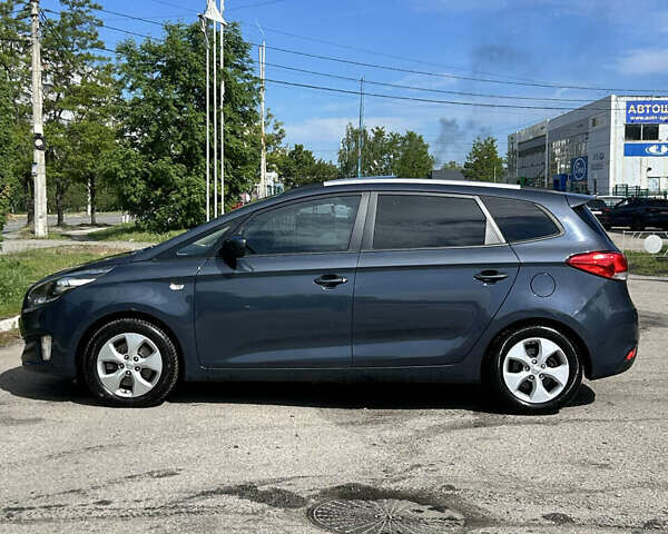 Синий Киа Каренс, объемом двигателя 1.69 л и пробегом 188 тыс. км за 11800 $, фото 3 на Automoto.ua