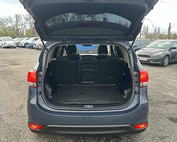 Синий Киа Каренс, объемом двигателя 1.69 л и пробегом 188 тыс. км за 11500 $, фото 12 на Automoto.ua