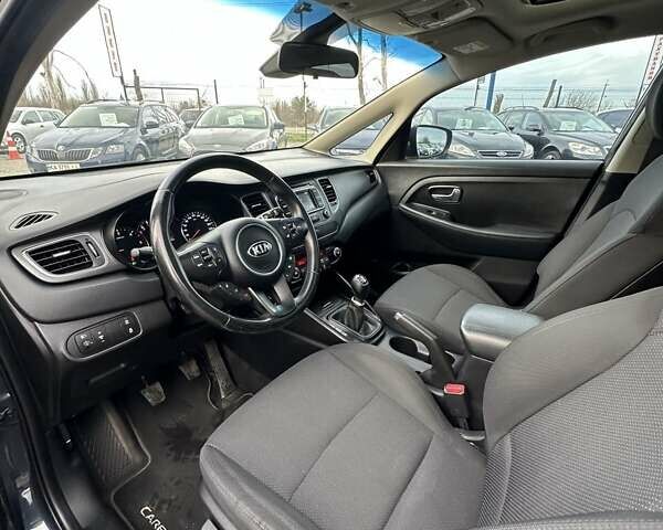 Синий Киа Каренс, объемом двигателя 1.69 л и пробегом 188 тыс. км за 11500 $, фото 21 на Automoto.ua