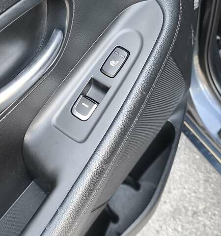 Синій Кіа Каренс, об'ємом двигуна 2 л та пробігом 228 тис. км за 10200 $, фото 20 на Automoto.ua