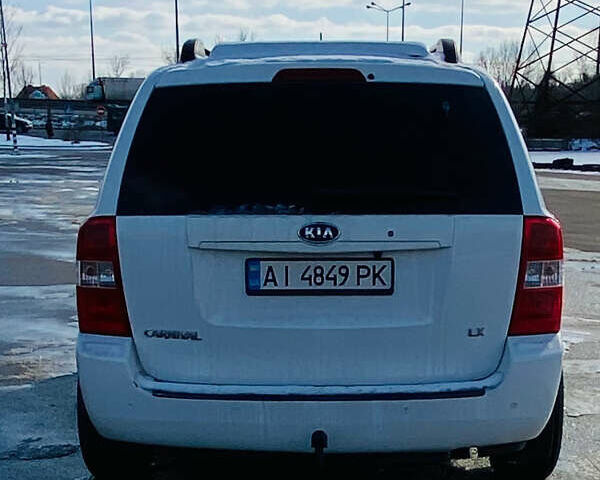 Белый Киа Карнивал, объемом двигателя 2.9 л и пробегом 315 тыс. км за 9200 $, фото 7 на Automoto.ua