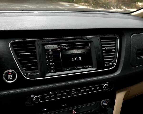 Белый Киа Карнивал, объемом двигателя 2.2 л и пробегом 160 тыс. км за 19900 $, фото 18 на Automoto.ua