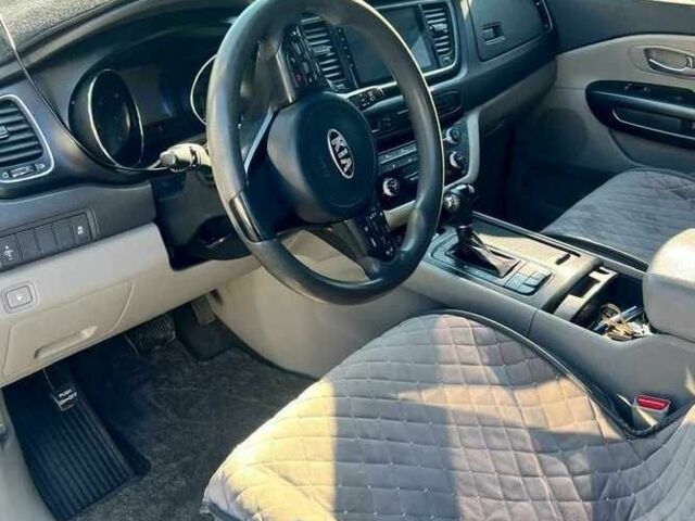 Білий Кіа Карнівал, об'ємом двигуна 2.2 л та пробігом 101 тис. км за 15600 $, фото 5 на Automoto.ua