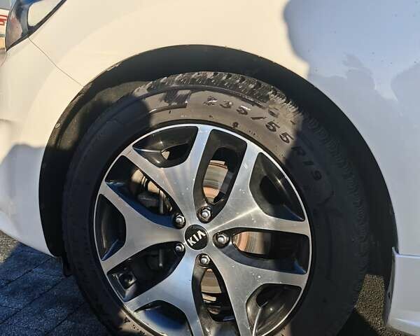 Білий Кіа Карнівал, об'ємом двигуна 2.2 л та пробігом 260 тис. км за 19000 $, фото 9 на Automoto.ua