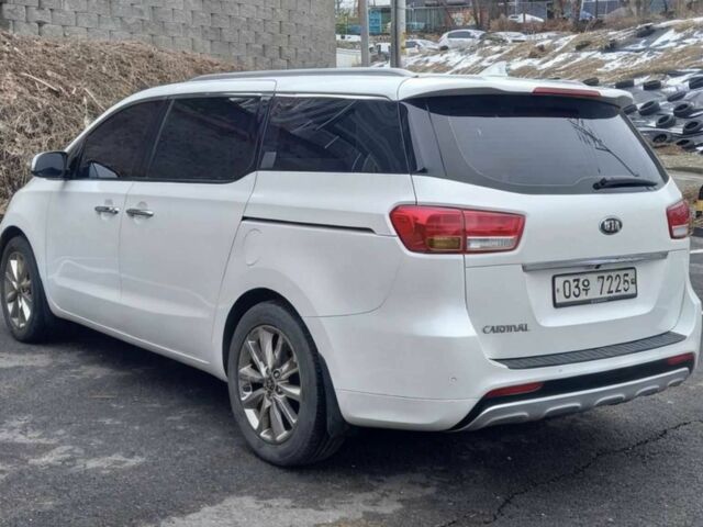 Белый Киа Карнивал, объемом двигателя 2.2 л и пробегом 153 тыс. км за 16500 $, фото 1 на Automoto.ua
