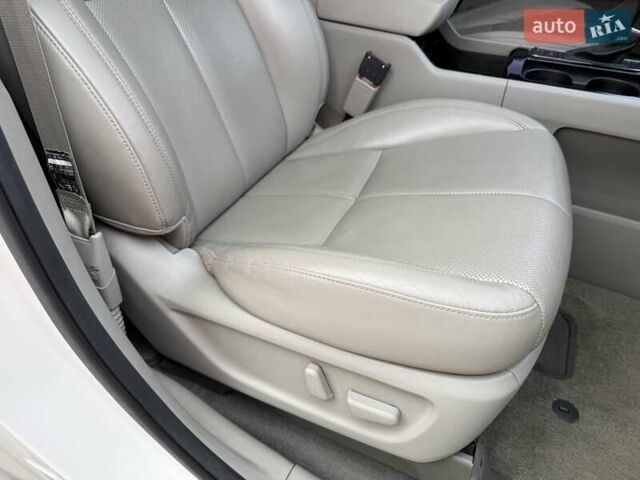 Белый Киа Карнивал, объемом двигателя 2.2 л и пробегом 126 тыс. км за 24100 $, фото 34 на Automoto.ua