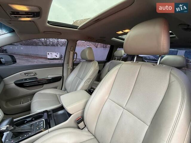 Белый Киа Карнивал, объемом двигателя 2.2 л и пробегом 126 тыс. км за 24100 $, фото 16 на Automoto.ua