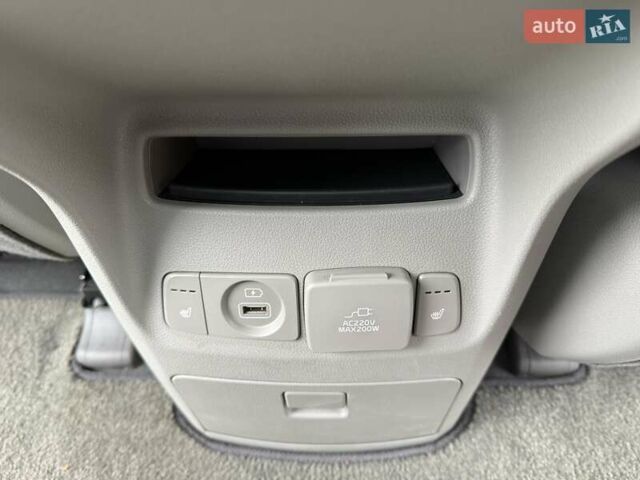 Белый Киа Карнивал, объемом двигателя 2.2 л и пробегом 126 тыс. км за 24100 $, фото 40 на Automoto.ua