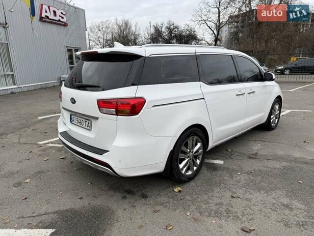 Белый Киа Карнивал, объемом двигателя 2.2 л и пробегом 126 тыс. км за 24100 $, фото 2 на Automoto.ua