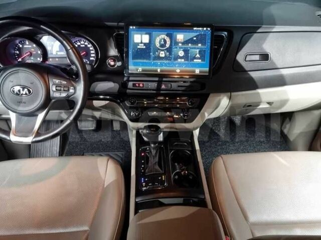 Білий Кіа Карнівал, об'ємом двигуна 0 л та пробігом 151 тис. км за 14000 $, фото 5 на Automoto.ua