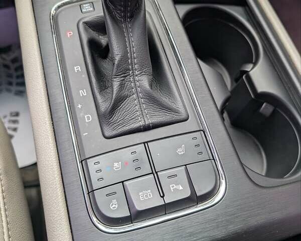 Білий Кіа Карнівал, об'ємом двигуна 2.2 л та пробігом 211 тис. км за 15900 $, фото 17 на Automoto.ua