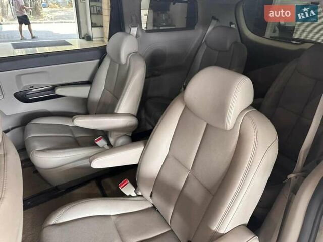 Белый Киа Карнивал, объемом двигателя 2.2 л и пробегом 220 тыс. км за 21900 $, фото 20 на Automoto.ua