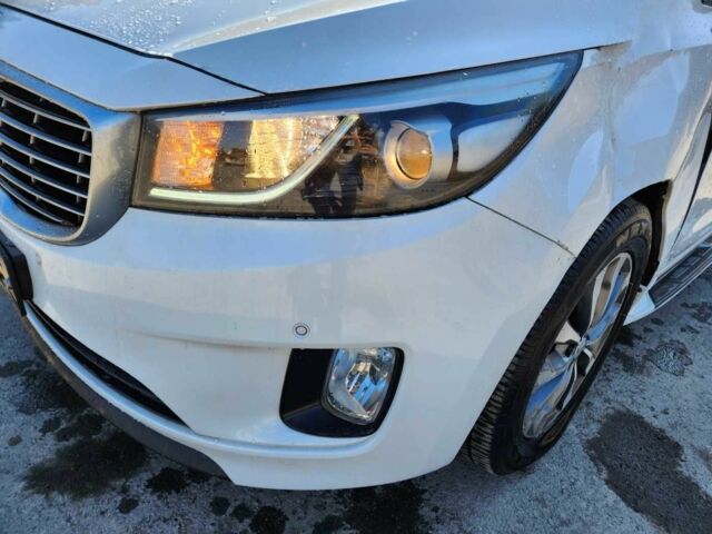 Білий Кіа Карнівал, об'ємом двигуна 2.2 л та пробігом 136 тис. км за 3950 $, фото 4 на Automoto.ua