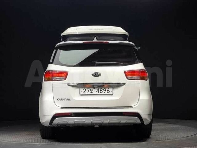 Білий Кіа Карнівал, об'ємом двигуна 0 л та пробігом 151 тис. км за 14000 $, фото 3 на Automoto.ua