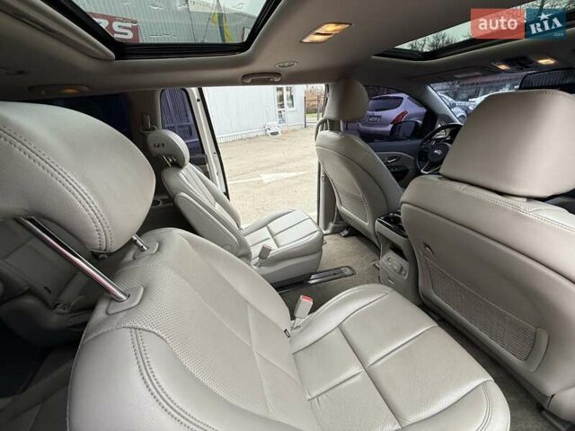 Белый Киа Карнивал, объемом двигателя 2.2 л и пробегом 126 тыс. км за 24100 $, фото 39 на Automoto.ua