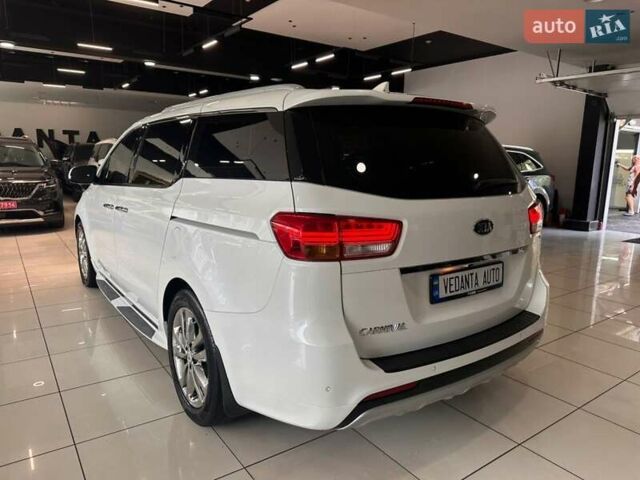 Белый Киа Карнивал, объемом двигателя 2.2 л и пробегом 220 тыс. км за 21900 $, фото 5 на Automoto.ua