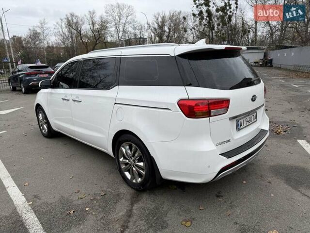 Белый Киа Карнивал, объемом двигателя 2.2 л и пробегом 126 тыс. км за 24100 $, фото 4 на Automoto.ua