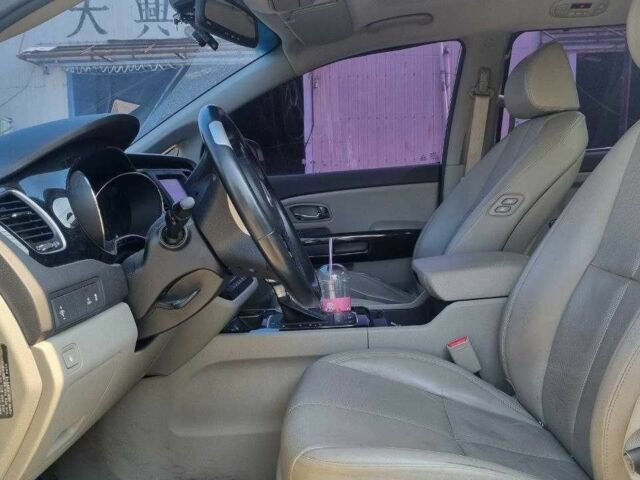 Кіа Карнівал 2017 у Києві на Automoto.ua Білий Кіа Карнівал, об'ємом двигуна 2.2 л та пробігом 120 тис. км за 16000 $, фото 8 на Automoto.ua