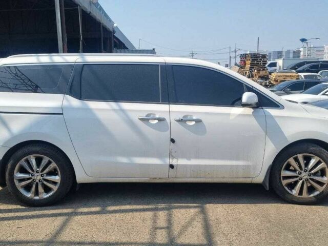 Кіа Карнівал 2017 у Києві на Automoto.ua Білий Кіа Карнівал, об'ємом двигуна 2.2 л та пробігом 120 тис. км за 16000 $, фото 3 на Automoto.ua