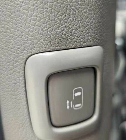 Белый Киа Карнивал, объемом двигателя 0 л и пробегом 129 тыс. км за 17800 $, фото 6 на Automoto.ua