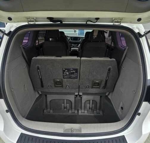 Белый Киа Карнивал, объемом двигателя 0 л и пробегом 129 тыс. км за 17800 $, фото 14 на Automoto.ua