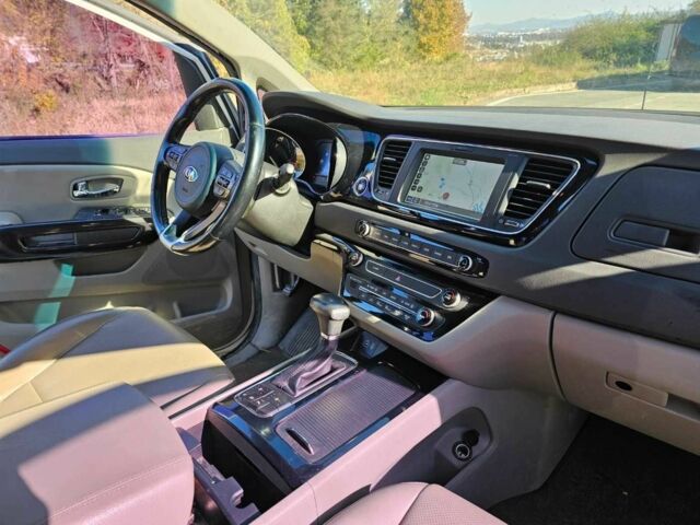 Белый Киа Карнивал, объемом двигателя 2.2 л и пробегом 137 тыс. км за 5300 $, фото 8 на Automoto.ua