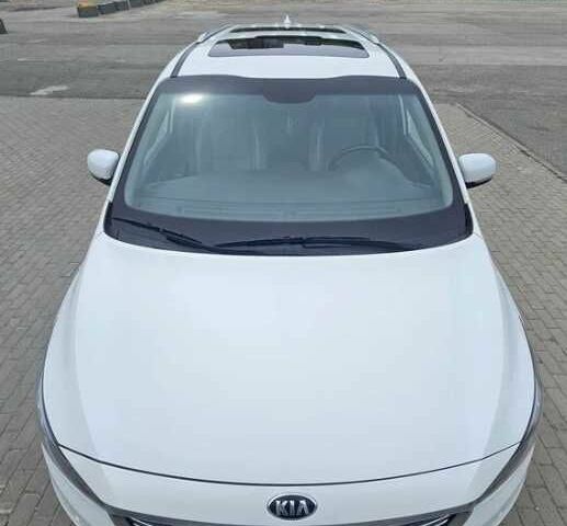 Белый Киа Карнивал, объемом двигателя 0 л и пробегом 129 тыс. км за 17800 $, фото 4 на Automoto.ua