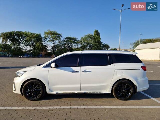 Белый Киа Карнивал, объемом двигателя 2.2 л и пробегом 149 тыс. км за 29000 $, фото 5 на Automoto.ua