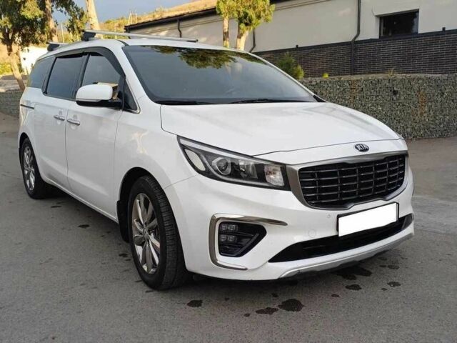 Белый Киа Карнивал, объемом двигателя 2.2 л и пробегом 113 тыс. км за 16500 $, фото 5 на Automoto.ua