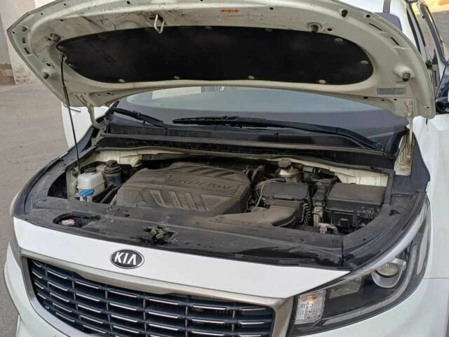 Белый Киа Карнивал, объемом двигателя 2.2 л и пробегом 113 тыс. км за 16500 $, фото 6 на Automoto.ua