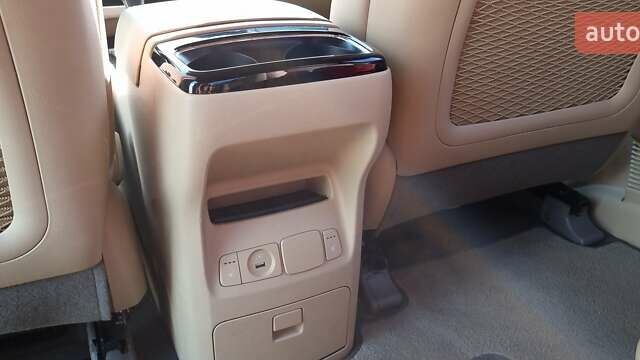 Белый Киа Карнивал, объемом двигателя 2.2 л и пробегом 120 тыс. км за 28800 $, фото 25 на Automoto.ua