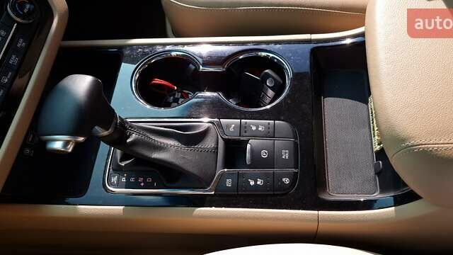 Белый Киа Карнивал, объемом двигателя 2.2 л и пробегом 120 тыс. км за 28800 $, фото 17 на Automoto.ua