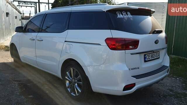 Белый Киа Карнивал, объемом двигателя 2.2 л и пробегом 120 тыс. км за 28800 $, фото 3 на Automoto.ua