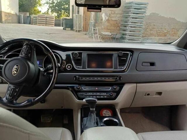 Белый Киа Карнивал, объемом двигателя 2.2 л и пробегом 113 тыс. км за 16500 $, фото 8 на Automoto.ua