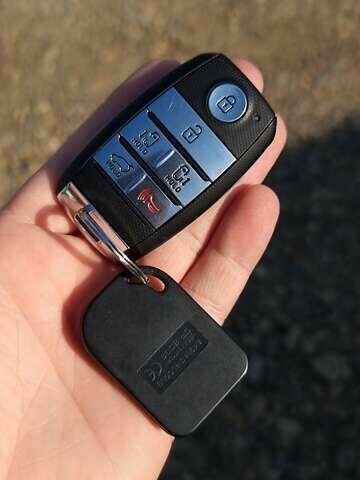 Белый Киа Карнивал, объемом двигателя 2.2 л и пробегом 120 тыс. км за 28800 $, фото 30 на Automoto.ua