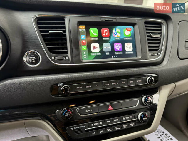 Белый Киа Карнивал, объемом двигателя 2.2 л и пробегом 165 тыс. км за 21500 $, фото 8 на Automoto.ua