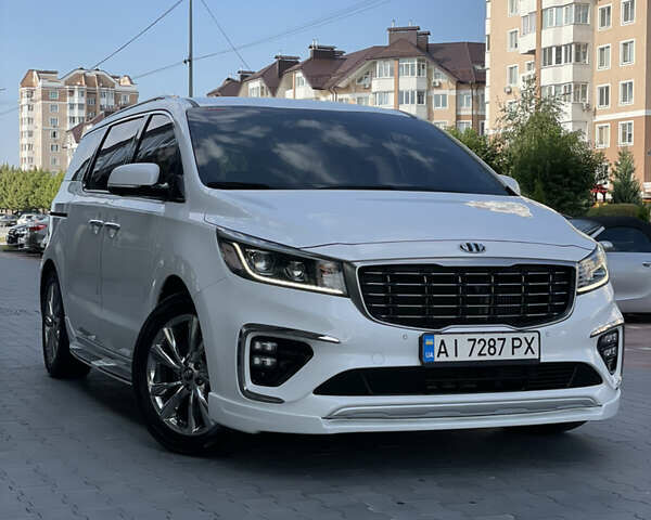 Белый Киа Карнивал, объемом двигателя 2.2 л и пробегом 64 тыс. км за 29999 $, фото 3 на Automoto.ua