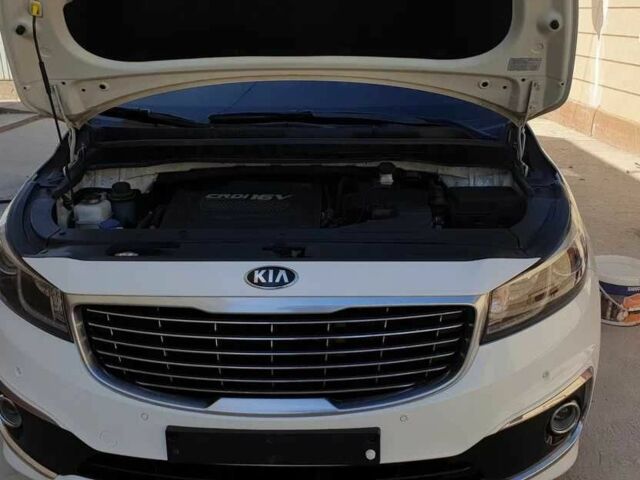 Белый Киа Карнивал, объемом двигателя 2.2 л и пробегом 102 тыс. км за 28900 $, фото 1 на Automoto.ua