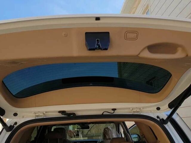 Білий Кіа Карнівал, об'ємом двигуна 2.2 л та пробігом 101 тис. км за 23000 $, фото 13 на Automoto.ua