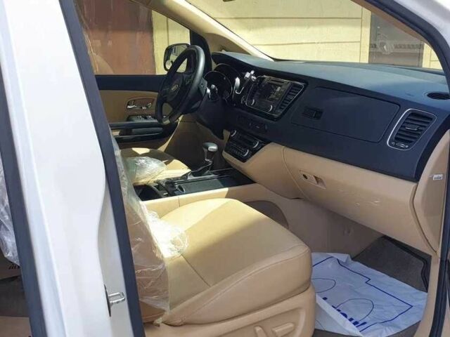 Білий Кіа Карнівал, об'ємом двигуна 2.2 л та пробігом 101 тис. км за 23000 $, фото 7 на Automoto.ua