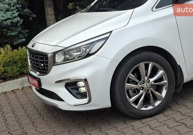 Белый Киа Карнивал, объемом двигателя 2.2 л и пробегом 134 тыс. км за 28800 $, фото 75 на Automoto.ua