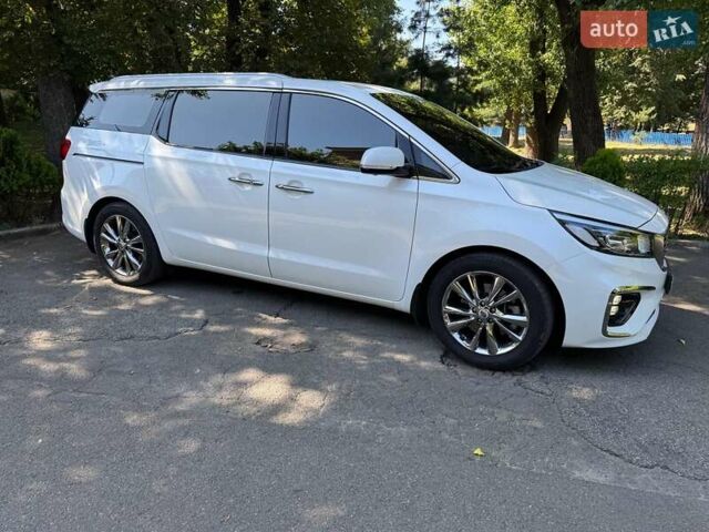 Білий Кіа Карнівал, об'ємом двигуна 2.2 л та пробігом 145 тис. км за 30490 $, фото 5 на Automoto.ua