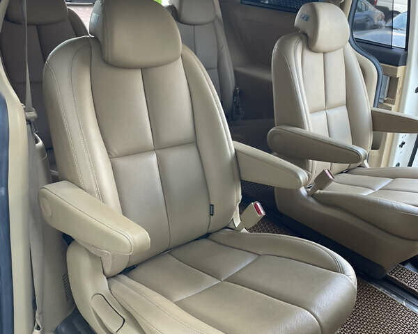 Белый Киа Карнивал, объемом двигателя 2.2 л и пробегом 64 тыс. км за 29999 $, фото 64 на Automoto.ua