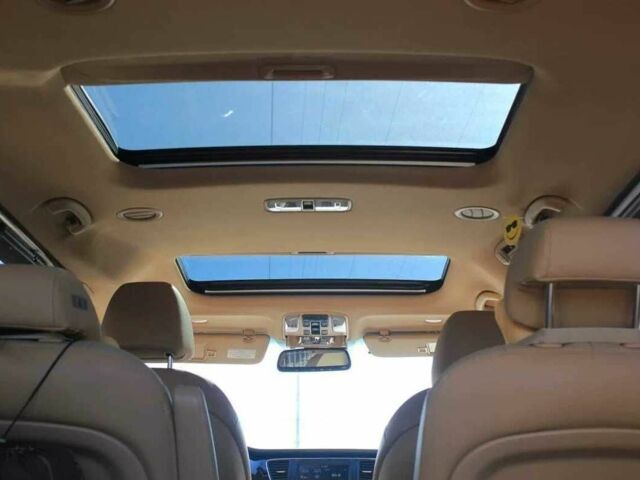 Белый Киа Карнивал, объемом двигателя 2.2 л и пробегом 143 тыс. км за 22000 $, фото 6 на Automoto.ua