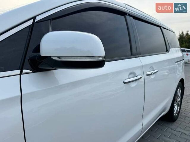 Белый Киа Карнивал, объемом двигателя 2.2 л и пробегом 140 тыс. км за 25900 $, фото 6 на Automoto.ua