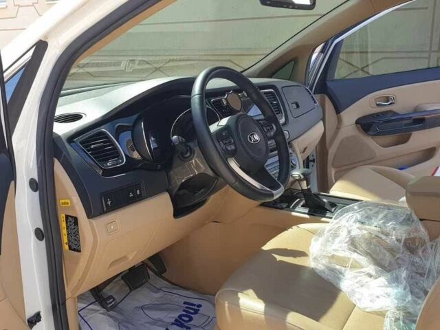 Киа Карнивал 2019 в Киеве на Automoto.ua Белый Киа Карнивал, объемом двигателя 2.2 л и пробегом 98 тыс. км за 18983 $, фото 3 на Automoto.ua