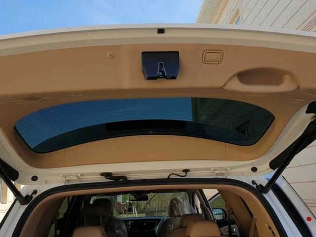 Білий Кіа Карнівал, об'ємом двигуна 2.2 л та пробігом 98 тис. км за 18983 $, фото 13 на Automoto.ua