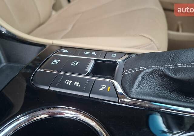 Белый Киа Карнивал, объемом двигателя 2.2 л и пробегом 134 тыс. км за 28800 $, фото 123 на Automoto.ua